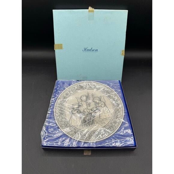 Hudson Pewter 1979 Jesus with Angels Christmas Manger Plate USA 6" - Picture 2 of 8